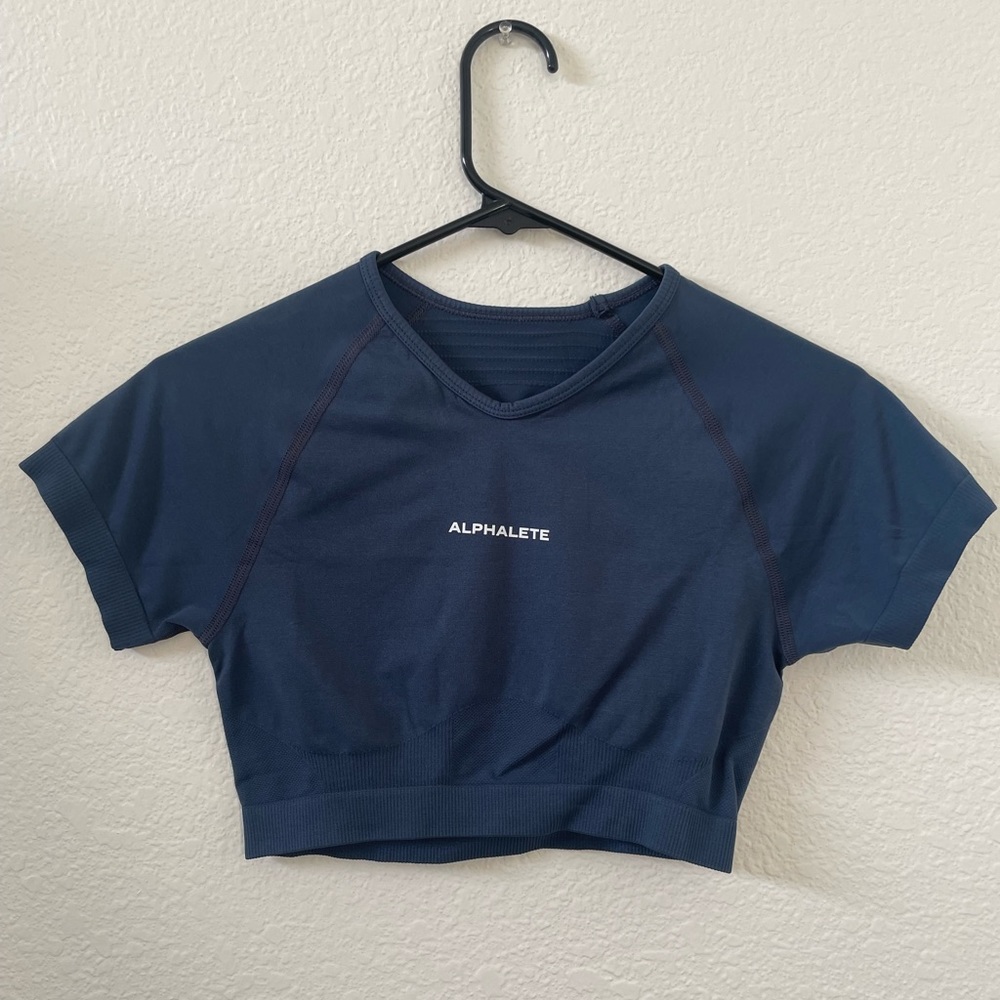 Alphalete workout top